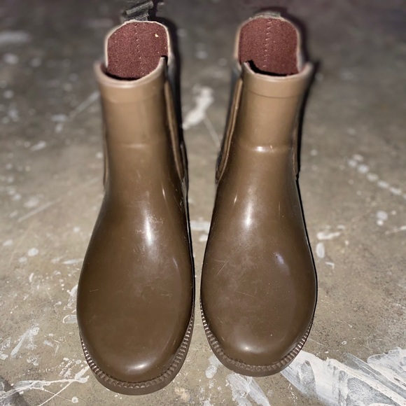 Brown rain boots - Picture 3 of 7